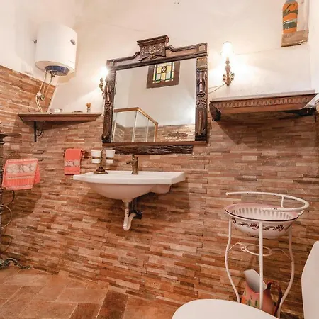 Three-bedroom Holiday In Loc. San Gregorio